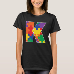 Monogramm K in mehrfarbigen Puzzleteilen T-Shirt