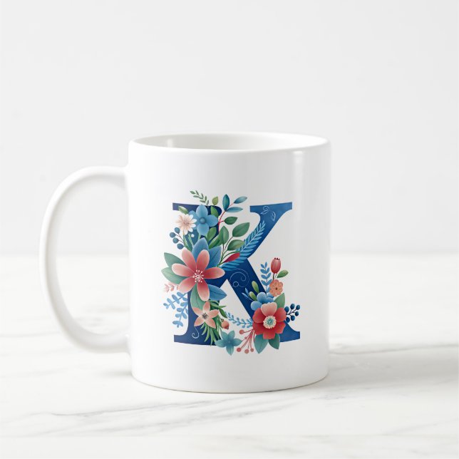 Monogramm K mit dekorativem Blumendesign Kaffeetasse (Links)