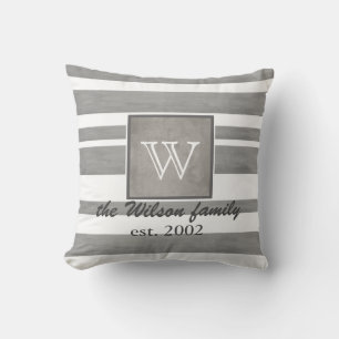 Monogramm-Kissen, grau und weiß Kissen
