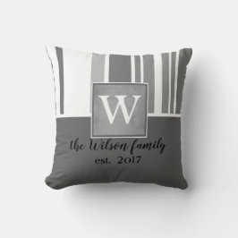 Monogramm-Kissen in Grautönen und Weiß Kissen