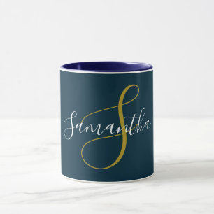 Monogramm-Letter und Tasse mit weißem Namen