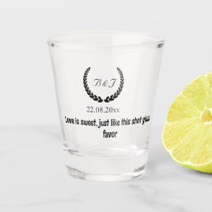 Monogramm Liebe ist süß, Gastgeschenke Hochzeiten  Schnapsglas