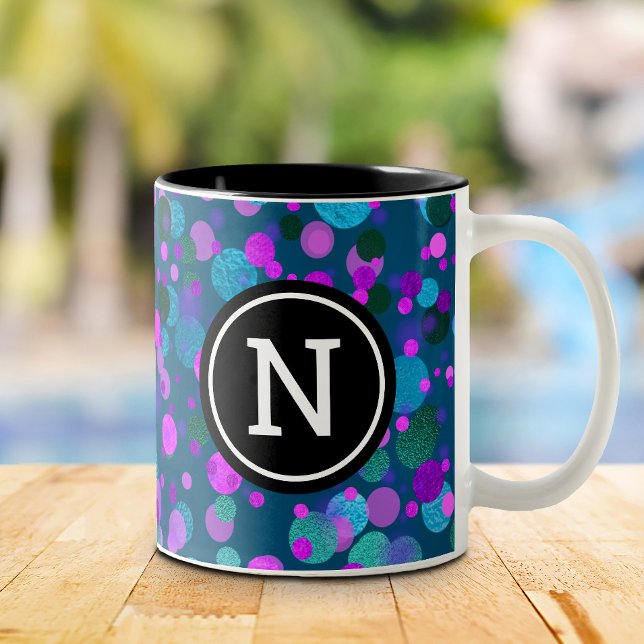 Monogramm lila blauer Glitzer Konfetti Punkte auf  Zweifarbige Tasse (Von Creator hochgeladen)