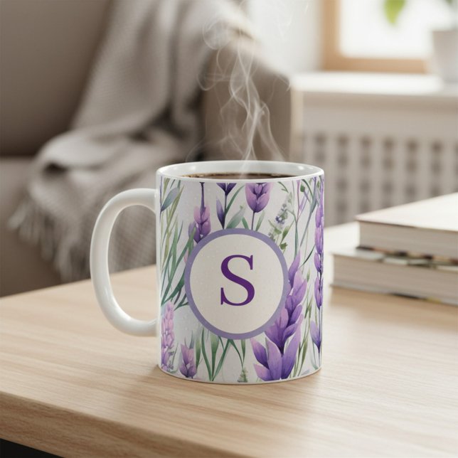 Monogramm lila Lavendel-Blumenfeld Kaffeetasse (Von Creator hochgeladen)