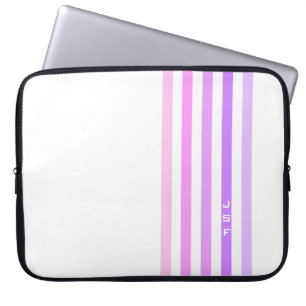 Monogramm lila und rosa vertikale Streifen Laptopschutzhülle