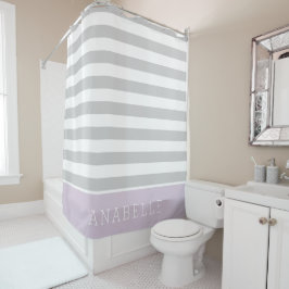 Monogramm Lilac und graue Streifen | Editierbare F Duschvorhang
