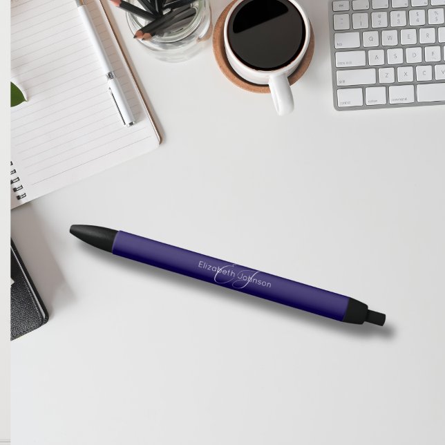 Monogramm mit blauer und weißer Bezeichnung Kugelschreiber (Von Creator hochgeladen)