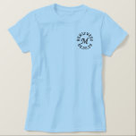 Monogramm mit Datum Polo<br><div class="desc">Monogram-Geschenke haben eine große Auswahl an individuell anpassbaren USPS-Briefmarke, Umschlag Aufkleber-Aufkleber, Grußkarten, Hemden, Hüte, Buttons, Magnete und vieles mehr. Diese Monogramme eignen sich hervorragend für die Versendung von Einladungen zu Hochzeiten, Party Einladungen zum Jahrestag, Graduierungsankündigungen und Geburtstagspartys, um nur einige zu nennen.</div>