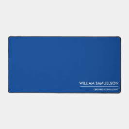 Monogramm mit einfachem Namen 2 Zeilen mit benutze Schreibtischunterlage