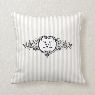 Monogramm mit Rahmen auf Streifen Kissen