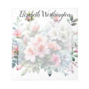 Monogramm-Name auf Wasserfarben-Blumen in Pastellf Notizblock