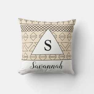 Monogramm Name Beige geometrisches Muster Druck Kissen