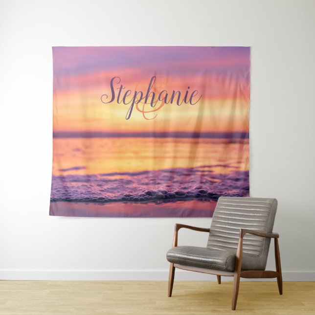 Monogramm Name Lila Orange Ozeanwelle Sonnenunterg Wandteppich (Beispiel (Horizontal))
