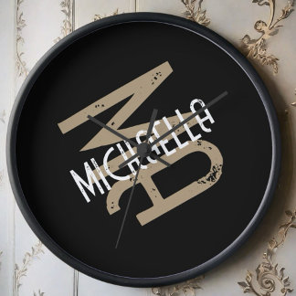 Monogramm Name personalisiert Schwarz-weiß beige t Uhr