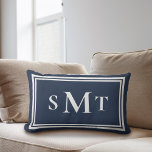 Monogramm Navy Blue und White Three Letter Lendenkissen<br><div class="desc">Navy Blue und White Three Letter Monogram Kissen</div>