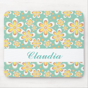 Monogramm niedlich orangefarbene Blume auf grün Mousepad