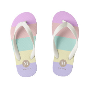 Monogramm Rainbow Stripes Kinderbadesandalen