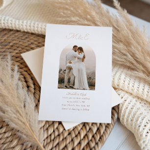 Monogramm Romantisch Chic Bogen Hochzeitsfoto Folieneinladung