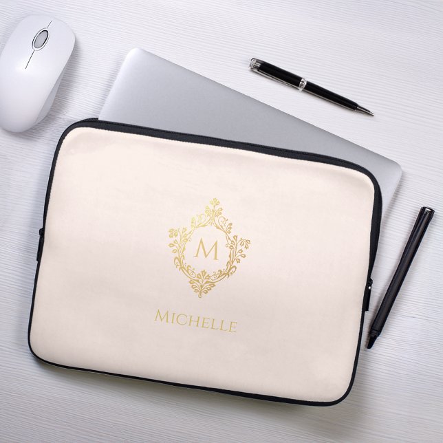 Monogramm Rosa Vintage Verzierte Imitat Gold Wappe Laptopschutzhülle (Von Creator hochgeladen)