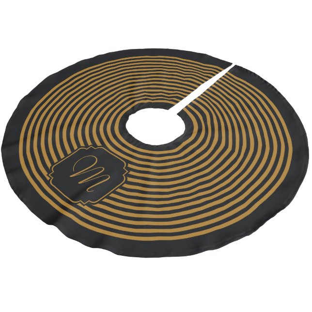Monogramm Schwarz und Matte Gold gestreift Polyester Weihnachtsbaumdecke (Schrägansicht)