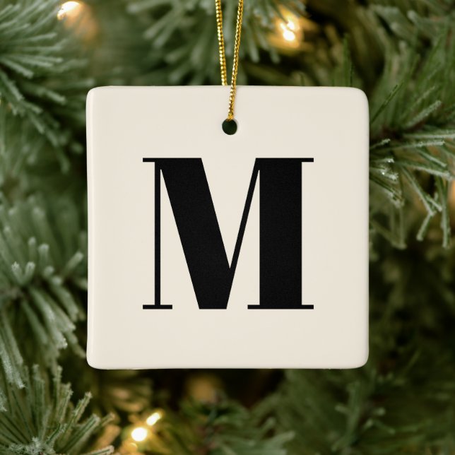 Monogramm schwarze Creme Brust erste Weihnachten Keramikornament (Baum)