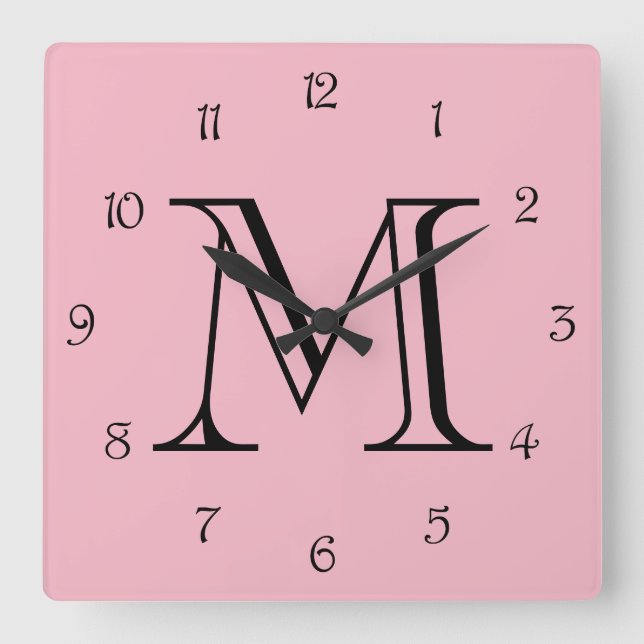 Monogramm schwarze Skriptnummern auf rosa Wccm Quadratische Wanduhr (Vorderseite)