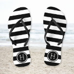 Monogramm schwarze und weiße vorbereitete Streifen Flip Flops<br><div class="desc">Maßgeschneiderte,  bedruckte Flop-Sandalen mit einem preppy-nautical-Stripe-Muster und einem eigenen Monogramm oder einem anderen Text in einem Circle-Rahmen. Klicken Sie auf Anpassen,  um Schriftart und Farben zu ändern oder eigene Bilder hinzuzufügen,  um ein einzigartiges Design zu erstellen!</div>