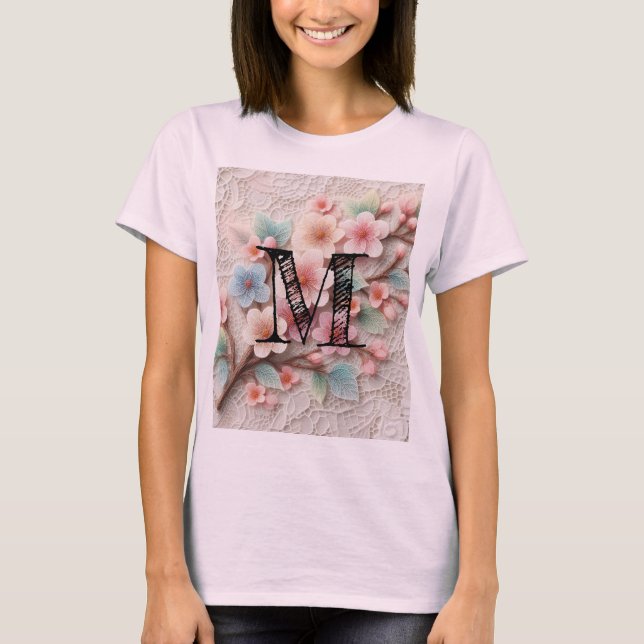Monogramm Spitze Blütenpinke Pastellblüte T-Shirt (Vorderseite)