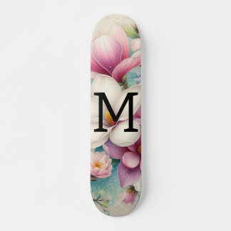 Monogramm-Spitze rosa violette Magnolienblüten  Skateboard