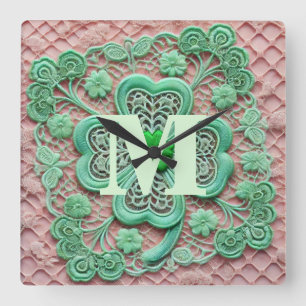 Monogramm Spitzen-grünes Kleeblatt St Patrick's Da Quadratische Wanduhr