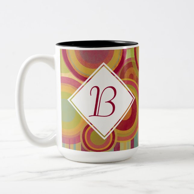 Monogramm-Tasse mit hellen, farbigen Rings & Circl Zweifarbige Tasse (Links)