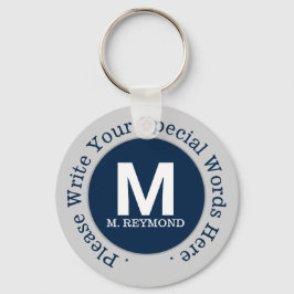 Monogramm und benutzerdefinierter Text auf einem s Schlüsselanhänger