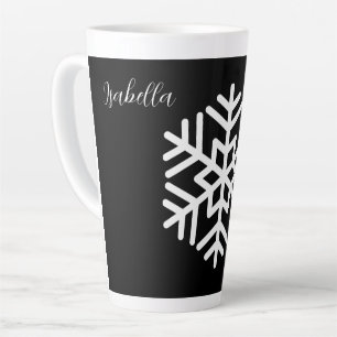 Monogramm und große weiße Schneeflocke auf Schwarz Milchtasse
