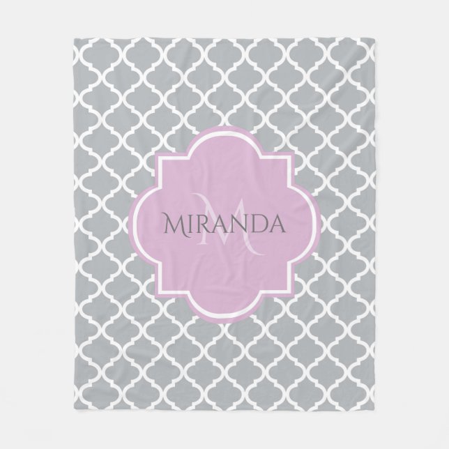 Monogramm und Name der Girly Gray Quatrefolie Fleecedecke (Vorderseite)
