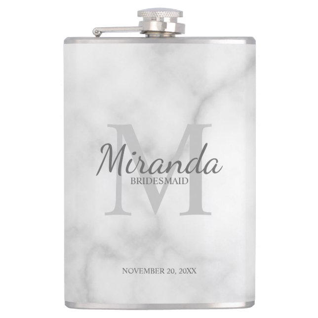 Monogramm und Name der personalisierten Bridesmaid Flachmann (Vorderseite)