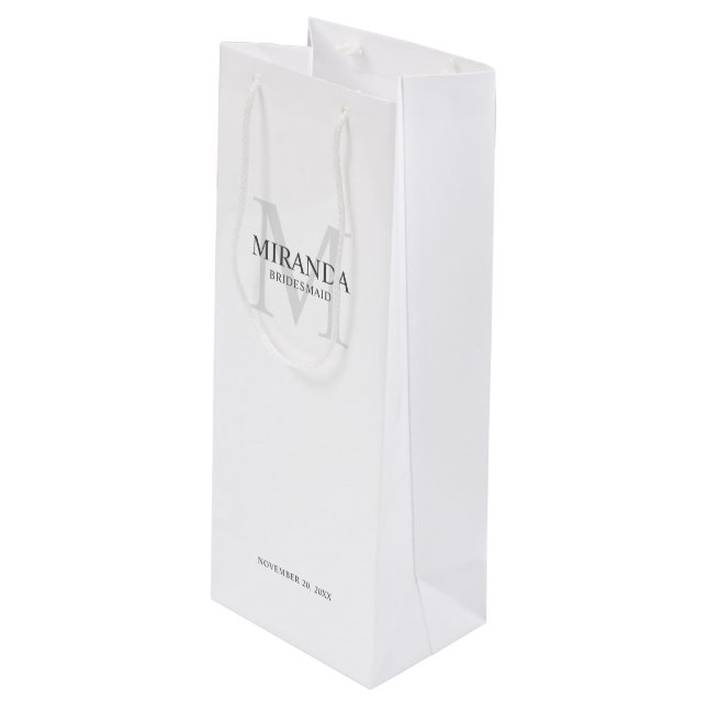 Monogramm und Name der personalisierten Bridesmaid Geschenktüte Für Weinflaschen (Vorderseite Schrägansicht)