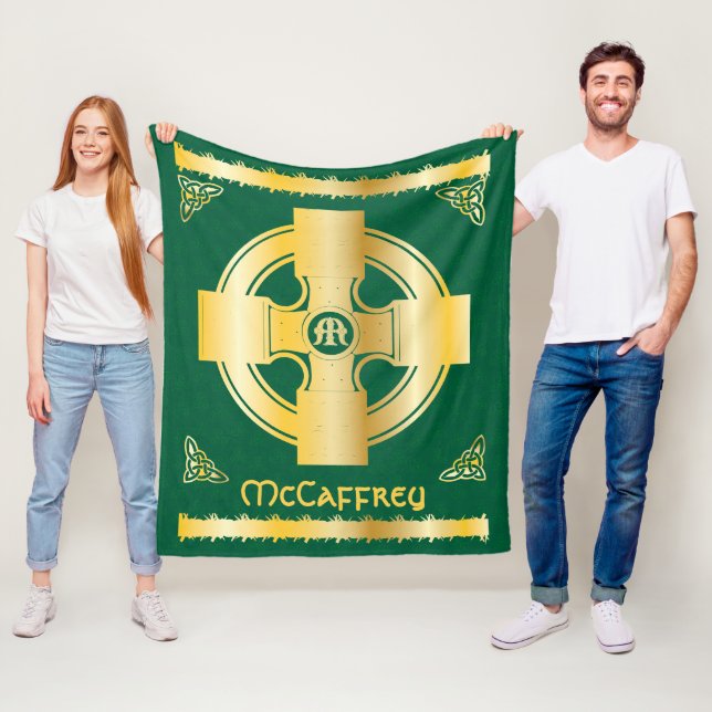 Monogramm und Name des keltischen Kreuzes und des  Fleecedecke (Beispiel)