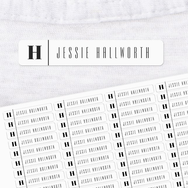 Monogramm und Name Modern | Schwarzer und weißer E Etiketten (Von Creator hochgeladen)