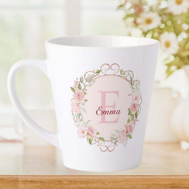 Monogramm-Wasserfarbe-Blush-Rosenblüten-Blumen Milchtasse (In situ)
