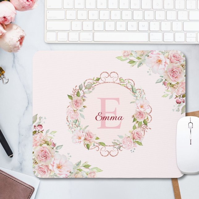 Monogramm-Wasserfarbe-Rosa-Rosen-Blumen-Florales Mousepad (In situ)