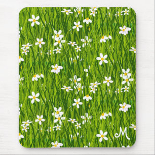 Monogramm, weiße Blumen und grüne Blätter Mousepad