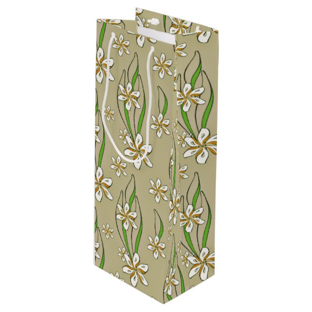 Monogramm weißer Blumenstrauß-Hintergrund Geschenktüte Für Weinflaschen (Vorderseite Schrägansicht)