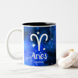 Monogramm, Zodiac Aries Zeichen, Blaugalaxie Zweifarbige Tasse