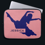 Monogrammierte Black Dancer Silhouette Illustratio Laptopschutzhülle<br><div class="desc">Monogramierte niedliche blaue Silhouette Illustration einer Tänzerin in einer Tanzbewegung. Wenn Sie Hilfe bei der Anpassung eines meiner Designs benötigen,  kontaktieren Sie ArtOnWear Designer. Kostenlose Textformatierung mit Live-Hilfe auf Anfrage.</div>