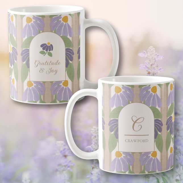 Monogrammierte Blumengestreifte Tasse – Personalis (Monogrammed Purple Bloom Striped Mug with Custom Inspirational Quote)
