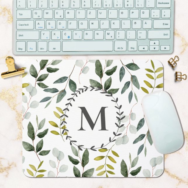 Monogrammierte grüne Eukalyptus-Tropenblätter Mousepad (In situ office desk)