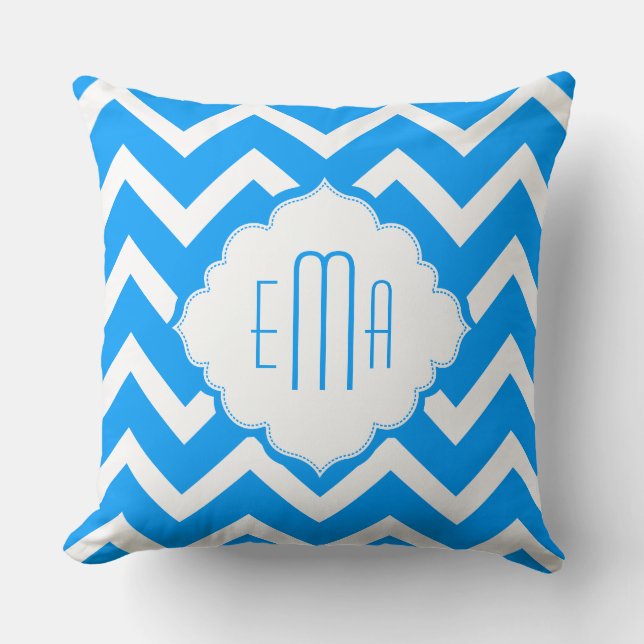 Monogrammierter Blue & White Geometric Zigzag Zick Kissen (Vorderseite)