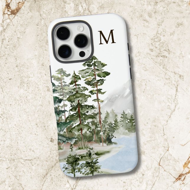 Monogrammierter grüner Kiefernwald und See Case-Mate iPhone Hülle (In situ)