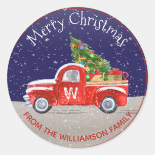 Monogrammierter roter Weihnachts-LKW mit Schnee be Runder Aufkleber