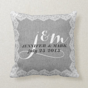 Monogrammiertes graues Leinen und weißes Spitzen-H Kissen